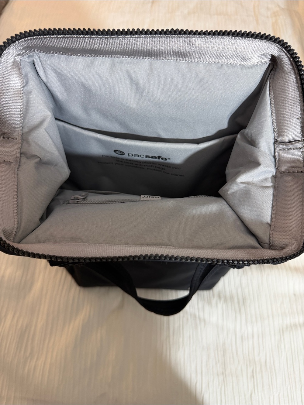 Pacsafe Citysafe CX Anti-Theft ECONYL Mini Backpack - Picture 4 of 5